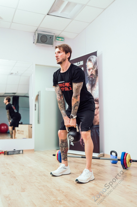 Гиря 4 кг с хромированной ручкой полиуретановая (CPU) Original FitTools